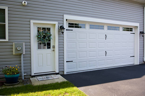 24/7 Emergency Garage Door Panel Replacement experts in Harbour Heights, FL